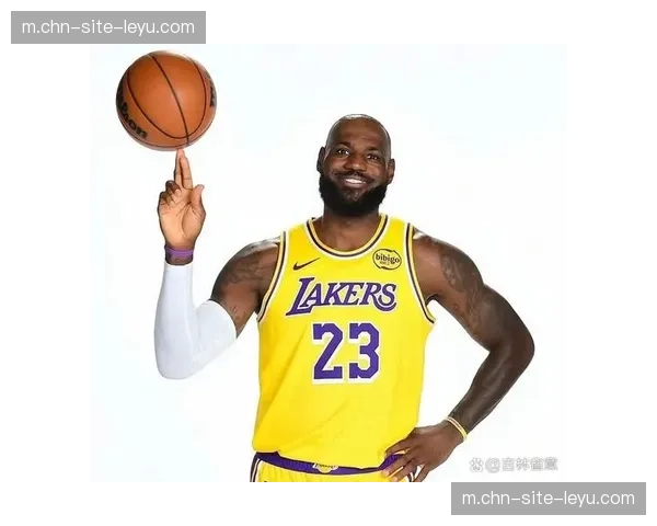 詹姆斯放弃最后一攻刷分机会 湖人领袖展现团队至上理念