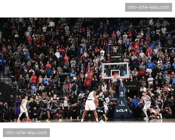 卢指导施压空间掌控:快船面对后卫紧逼的进攻延缓 卢指导施压空间掌控:快船面对后卫紧逼的进攻延缓